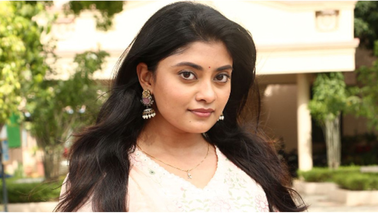 విజయ్ మిల్టన్ ద్విభాషా చిత్రంలో అమ్ము అభిరామి!